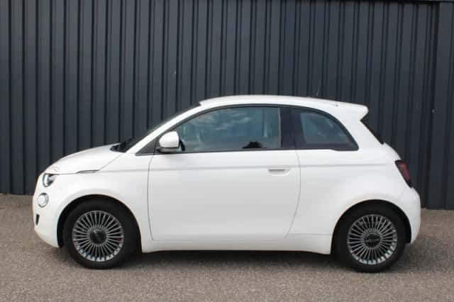 Fiat 500 (2021) thumbnail 2