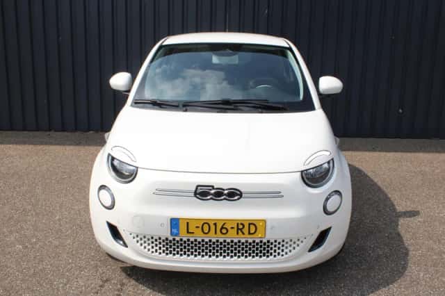 Fiat 500 (2021) thumbnail 3