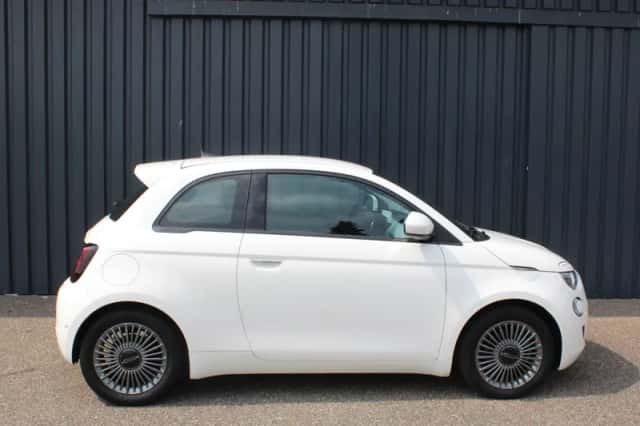 Fiat 500 (2021) thumbnail 4