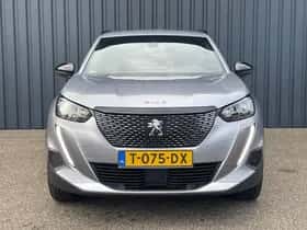 Peugeot 2008 (2023) thumbnail 2