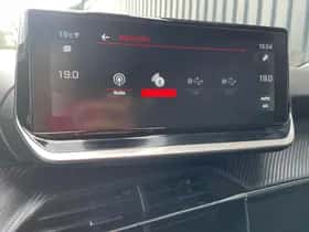 Peugeot 2008 (2023) thumbnail 26