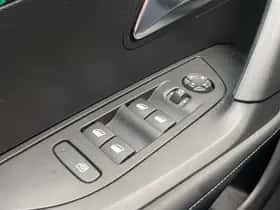 Peugeot 2008 (2023) thumbnail 30