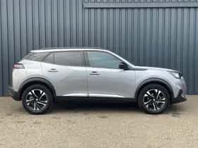 Peugeot 2008 (2023) thumbnail 4