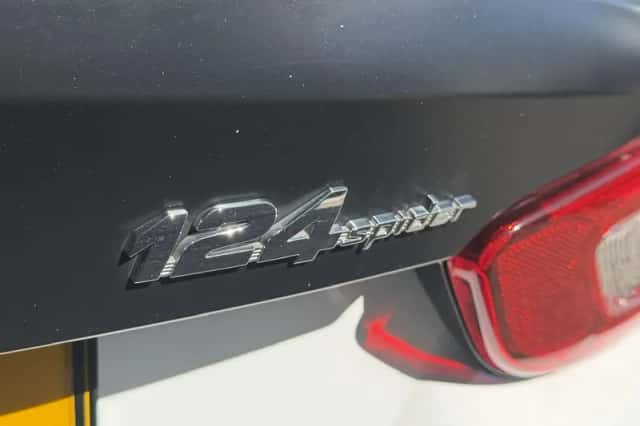 Fiat 124 Spider (2017) thumbnail 11