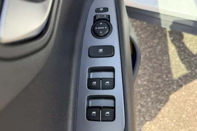 Kia Stonic (2025) thumbnail 13