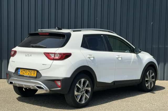 Kia Stonic (2025) thumbnail 3
