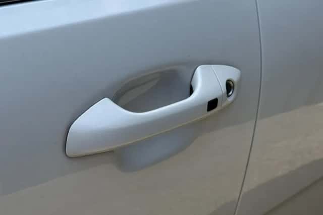 Kia Stonic (2025) thumbnail 7