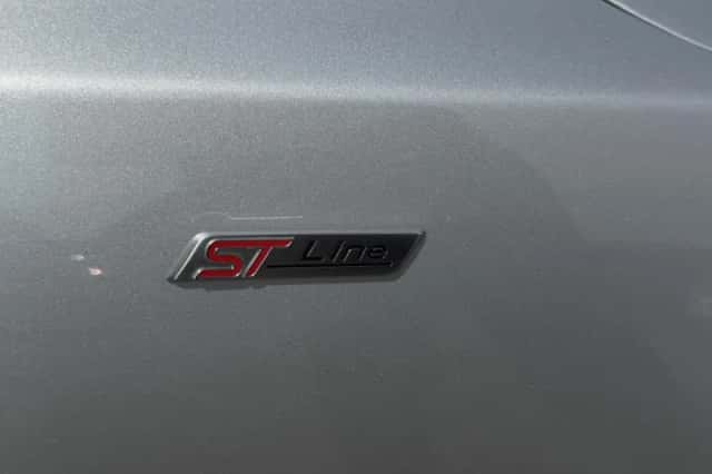 Ford Focus (2024) thumbnail 8