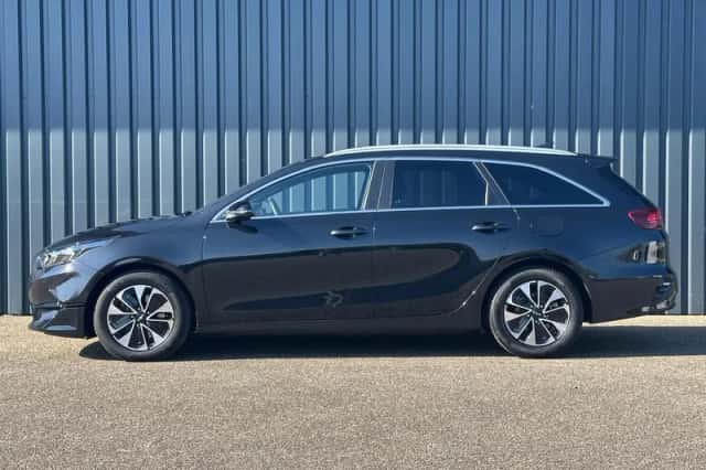 Kia Ceed Sportswagon (2025) thumbnail 2