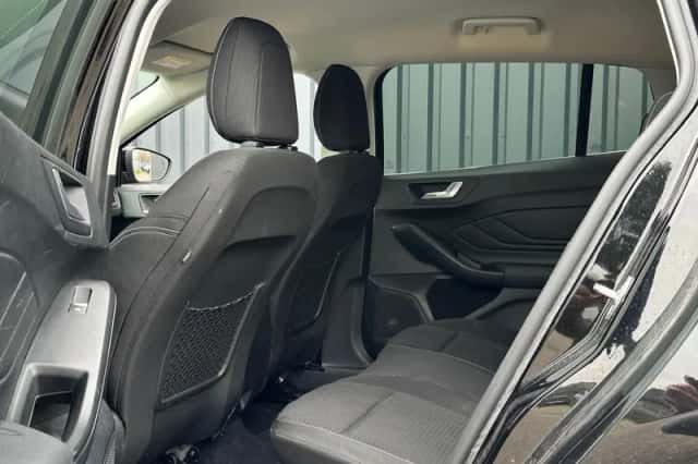 Ford Focus (2021) thumbnail 15