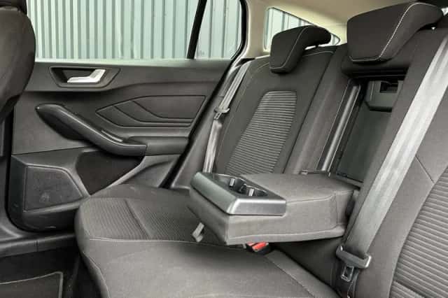 Ford Focus (2021) thumbnail 16