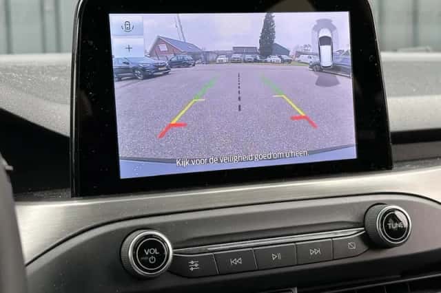 Ford Focus (2021) thumbnail 23