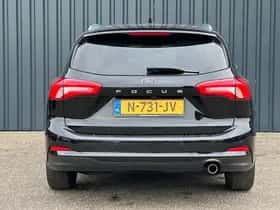 Ford Focus (2021) thumbnail 4