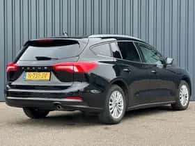 Ford Focus (2021) thumbnail 5