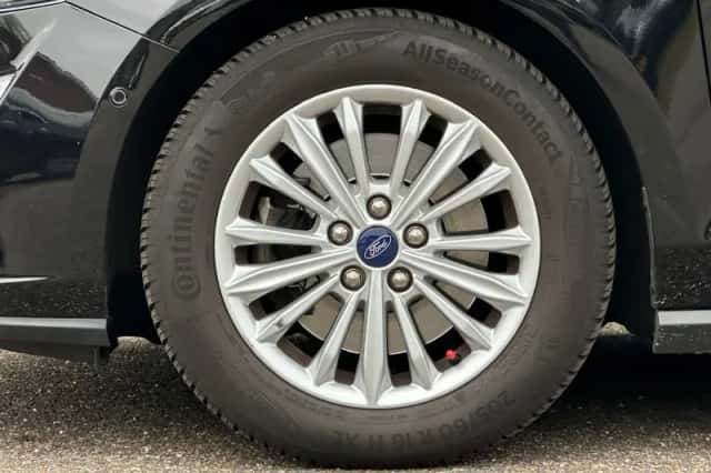 Ford Focus (2021) thumbnail 8