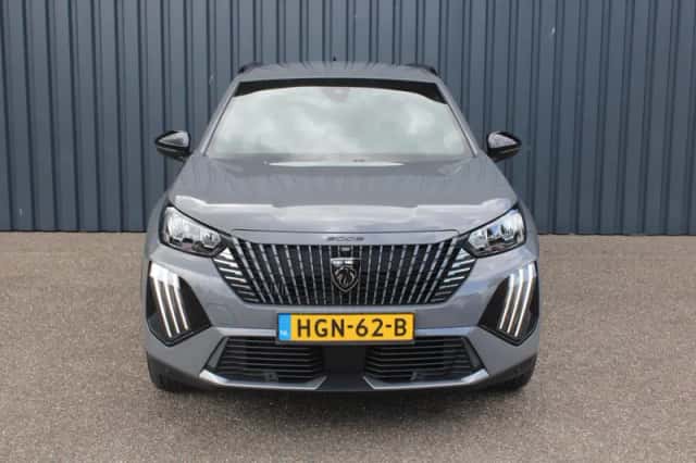 Peugeot 2008 (2024) thumbnail 4