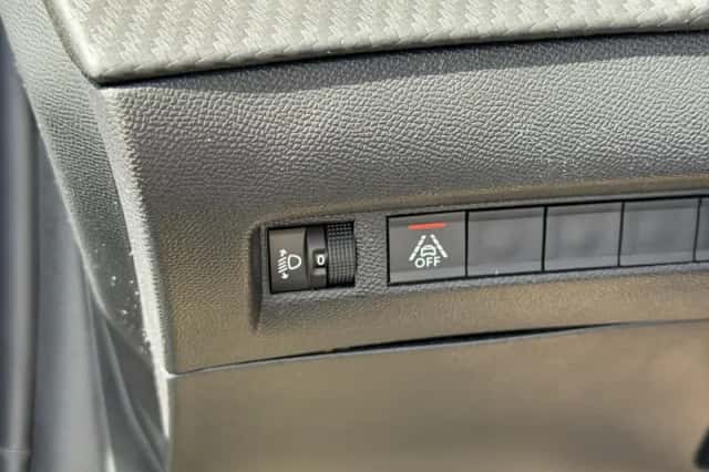Peugeot 208 (2021) thumbnail 12
