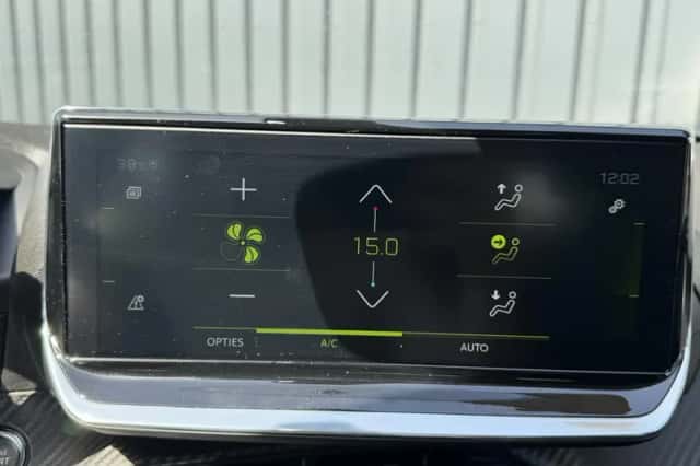 Peugeot 208 (2021) thumbnail 18