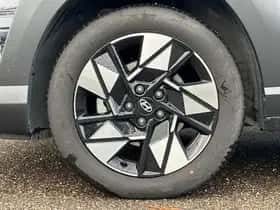 Hyundai Kona (2024) thumbnail 12