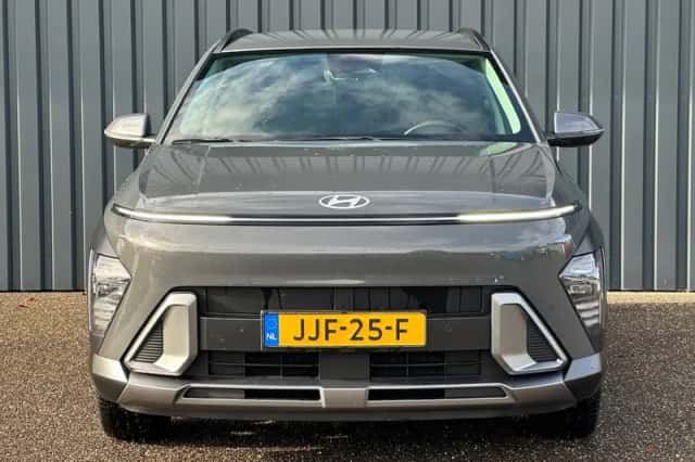 Hyundai Kona (2024) thumbnail 8