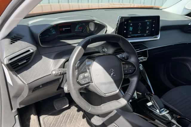 Peugeot e-2008 (2021) thumbnail 6
