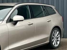 Volvo V60 (2022) thumbnail 12