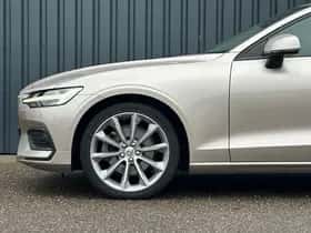 Volvo V60 (2022) thumbnail 13
