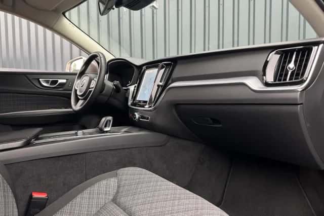 Volvo V60 (2022) thumbnail 31