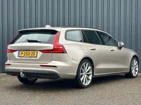 Volvo V60 (2022) thumbnail 5