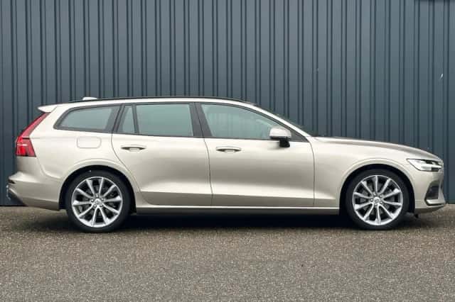 Volvo V60 (2022) thumbnail 6