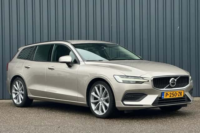 Volvo V60 (2022) thumbnail 7