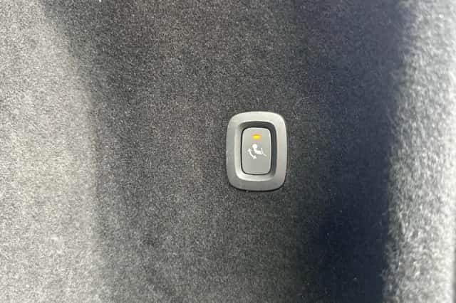 Volvo V60 (2022) thumbnail 9