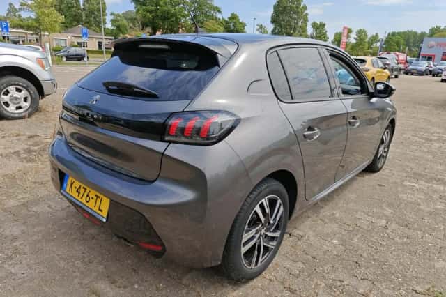Peugeot 208 (2021) thumbnail 2