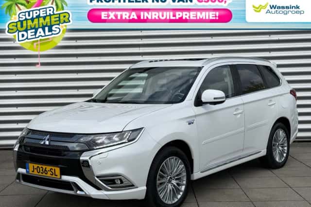 Mitsubishi Outlander (2020) thumbnail 1