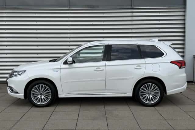 Mitsubishi Outlander (2020) thumbnail 4