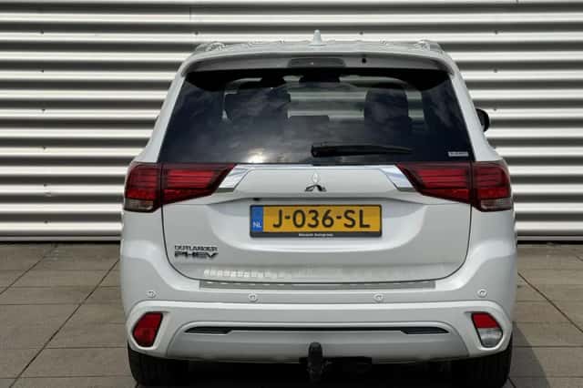 Mitsubishi Outlander (2020) thumbnail 6
