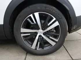 Peugeot 3008 (2022) thumbnail 11