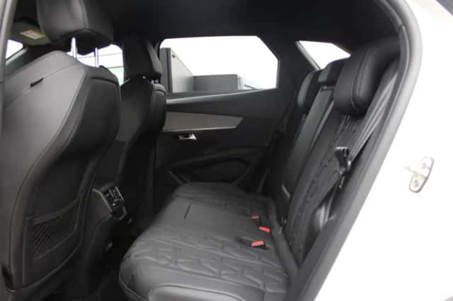 Peugeot 3008 (2022) thumbnail 16