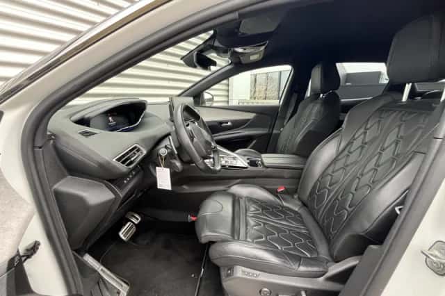 Peugeot 3008 (2022) thumbnail 23