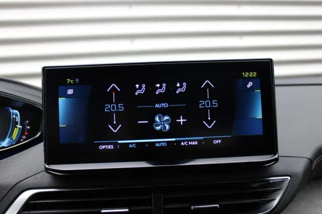 Peugeot 3008 (2022) thumbnail 36