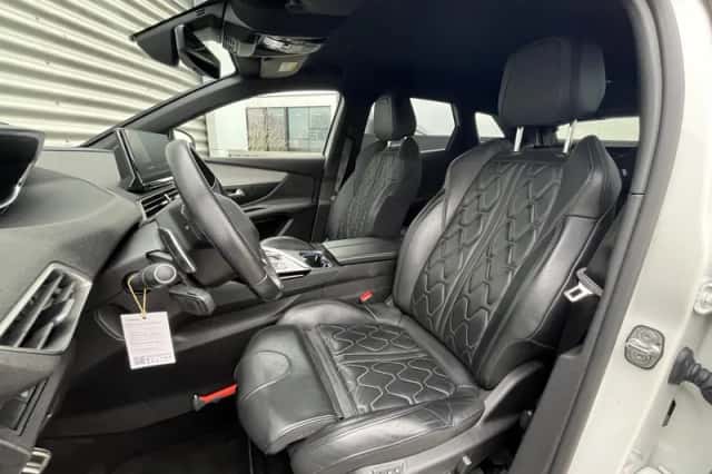 Peugeot 3008 (2022) thumbnail 5
