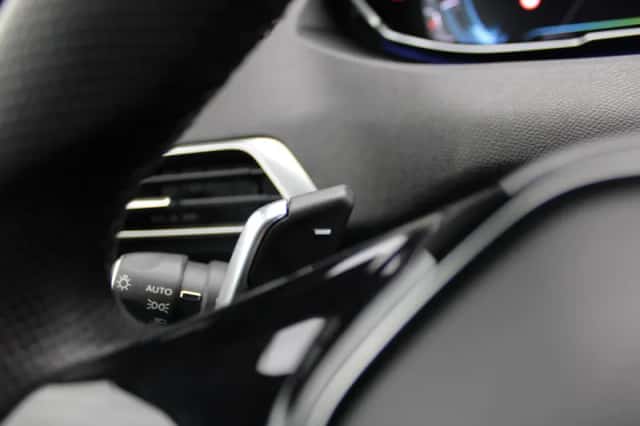 Peugeot 3008 (2022) thumbnail 42