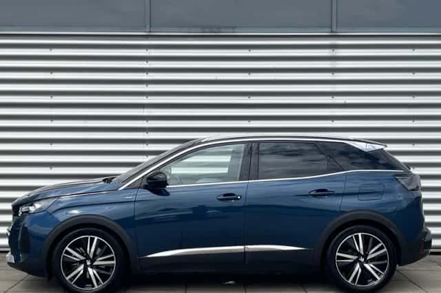 Peugeot 3008 (2022) thumbnail 2