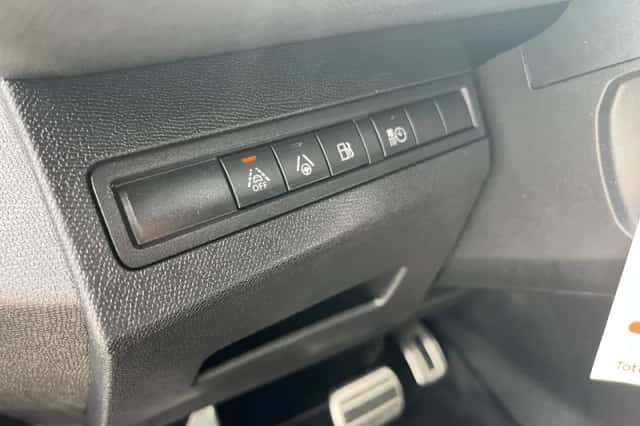 Peugeot 3008 (2022) thumbnail 12