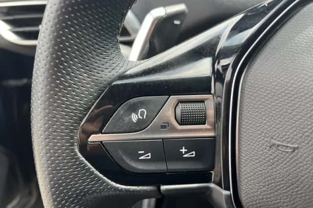 Peugeot 3008 (2022) thumbnail 13