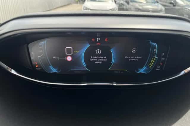 Peugeot 3008 (2022) thumbnail 14