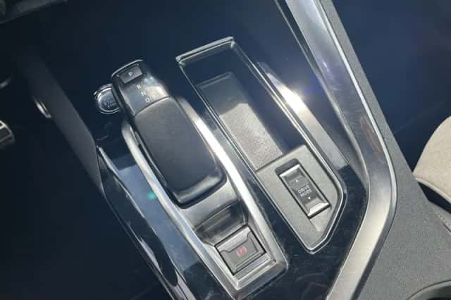 Peugeot 3008 (2022) thumbnail 20