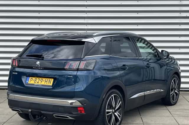 Peugeot 3008 (2022) thumbnail 3