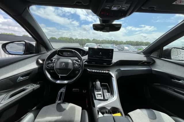 Peugeot 3008 (2022) thumbnail 27