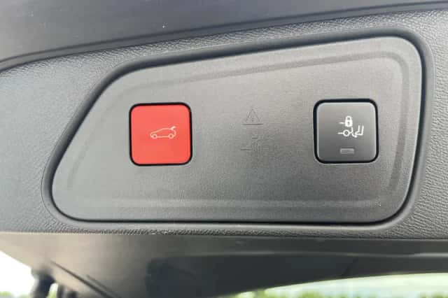 Peugeot 3008 (2022) thumbnail 30